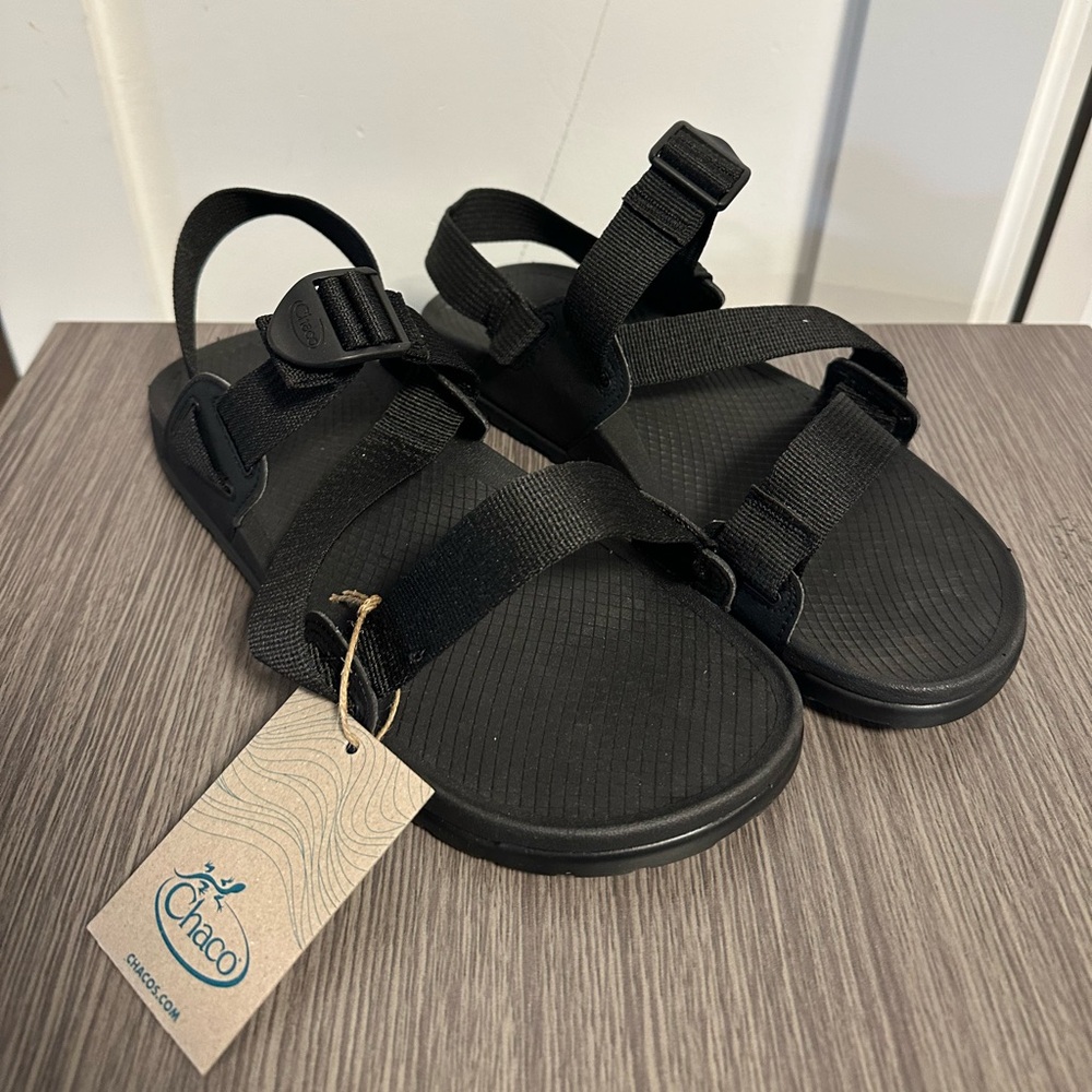 NEW Men’s Black Chacos Lowdown Sandal